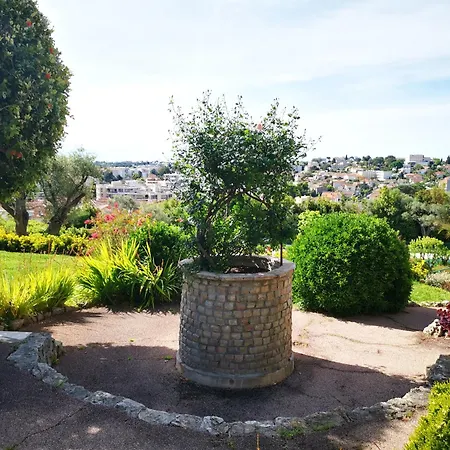 公寓 Cosy Studio,piscine,parc Fleuri,residence Standing,parking 昂蒂布